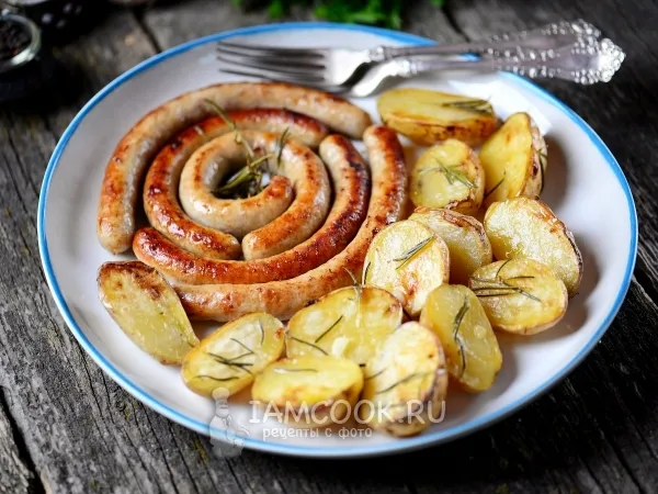 Фото блюда: Картошка с колбасой в духовке
