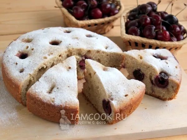 Фото блюда: Пирог с вишней в мультиварке
