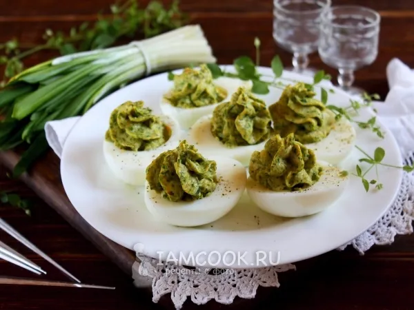 Фото блюда: Фаршированные яйца с черемшой
