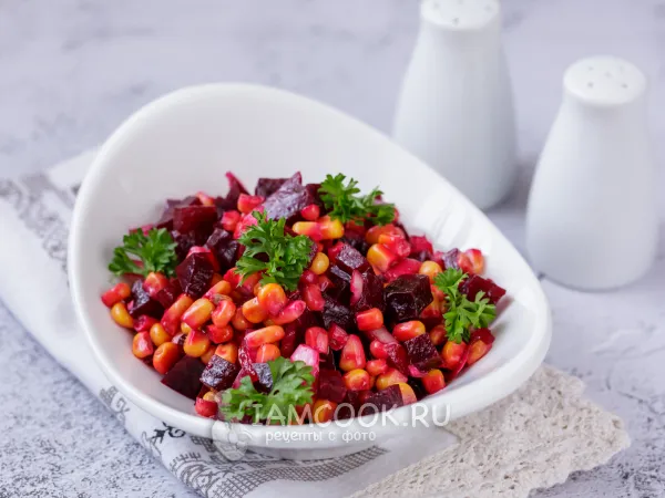 Фото блюда: Салат из свеклы с кукурузой и луком
