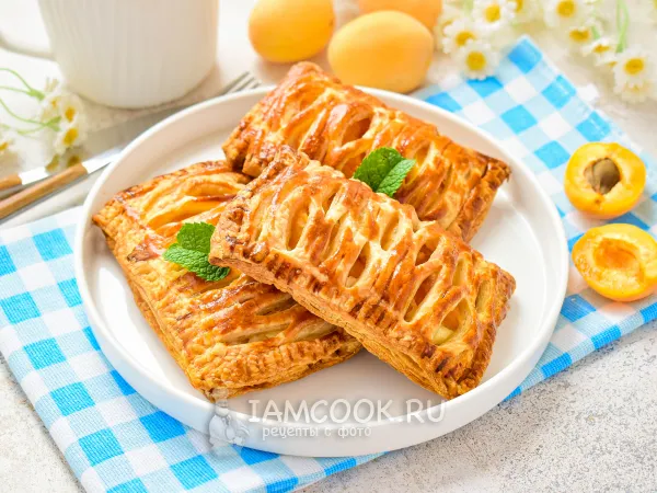 Фото блюда: Слойки с творогом и абрикосами