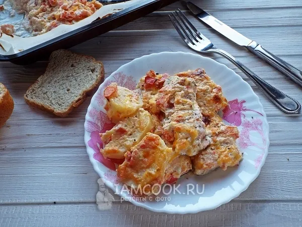 Фото блюда: Красная рыба с картошкой в духовке