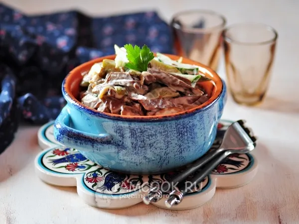 Фото блюда: Салат с сердцем и солеными огурцами