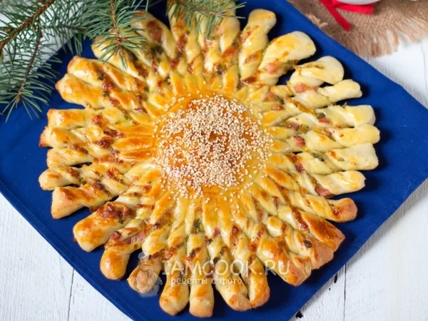 Фото блюда: Калач «Солнце» с ветчиной и сыром