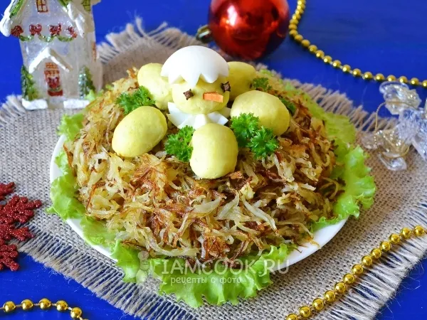 Фото блюда: Новогодний салат «Гнездо»