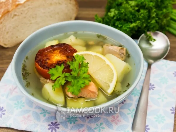 Фото блюда: Легкий суп с семгой и каперсами