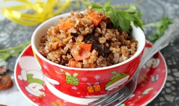 Фото блюда: Плов из гречки с грибами и орехами