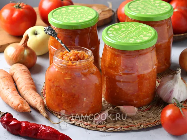 Фото блюда: Икра из яблок, моркови, перца и помидоров на зиму