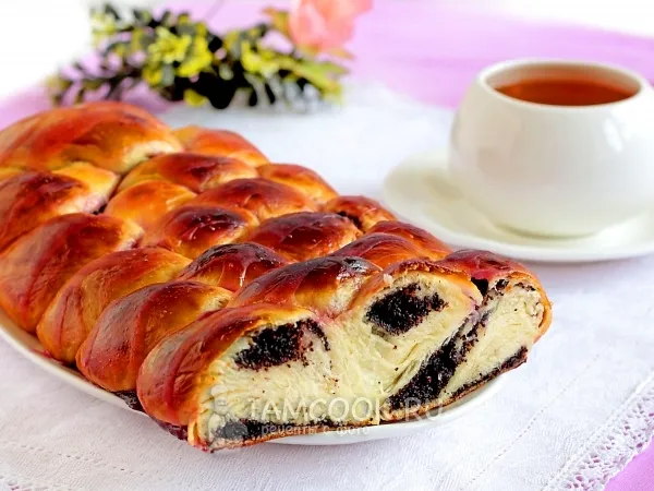 Фото блюда: Маковая плетенка из пяти жгутов