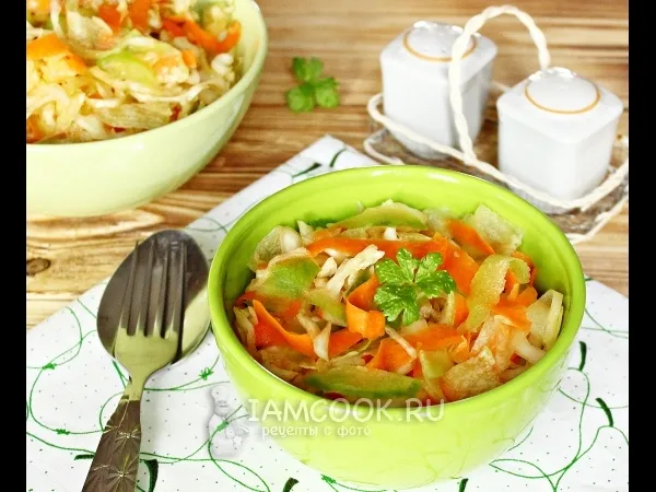 Фото блюда: Салат из капусты с морковью и редькой