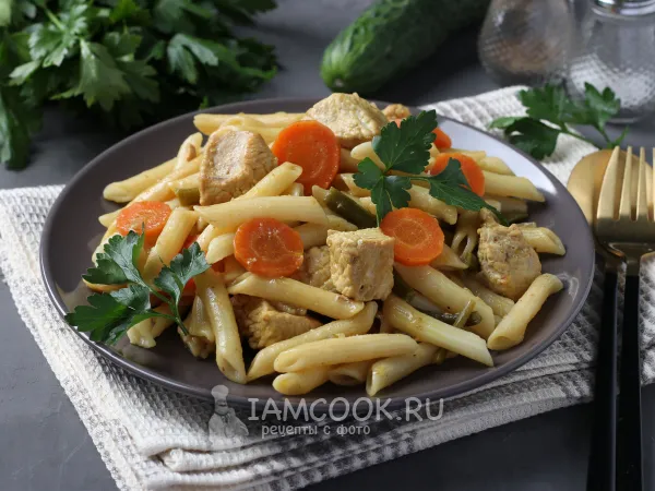 Фото блюда: Индейка с макаронами и овощами на сковороде