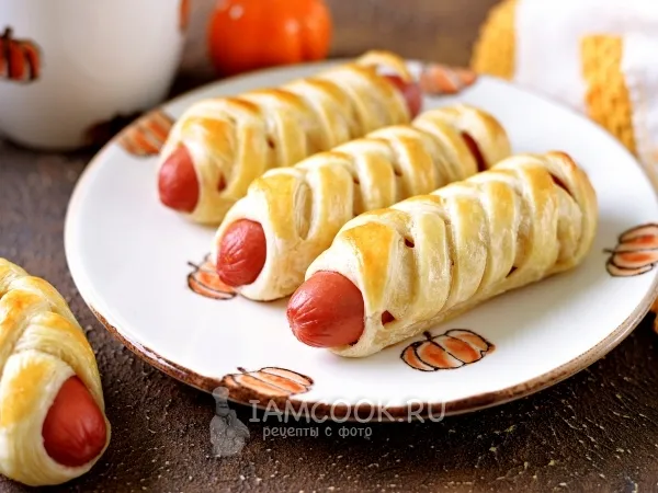 Фото блюда: Сосиски в тесте косичкой