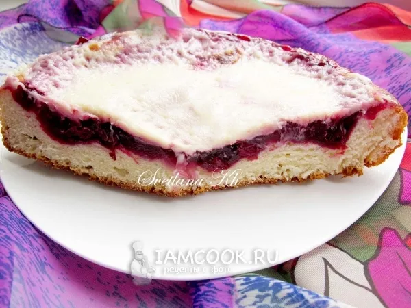 Фото блюда: Дрожжевой пирог с вишней