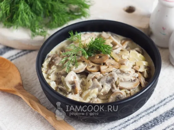 Фото блюда: Жареные шампиньоны со сметаной
