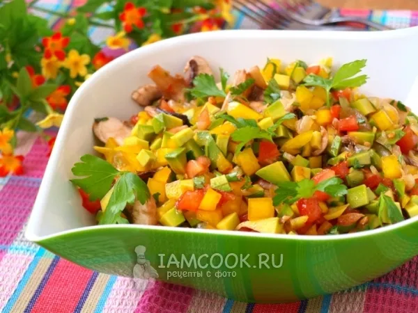 Фото блюда: Салат из авокадо с грибами