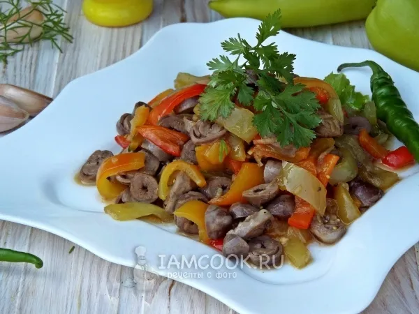 Фото блюда: Закуска из запеченного перца с куриными сердечками