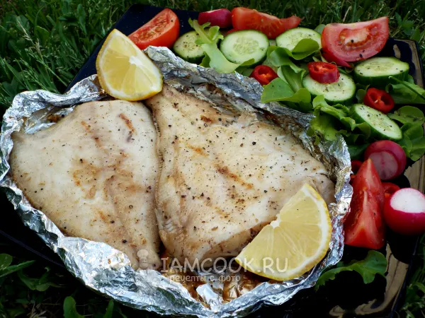 Фото блюда: Камбала на мангале в фольге