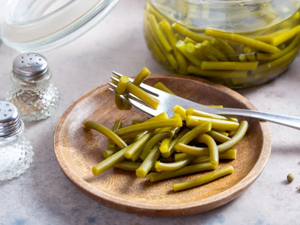 Фото блюда: Маринованные стрелки чеснока быстрого приготовления