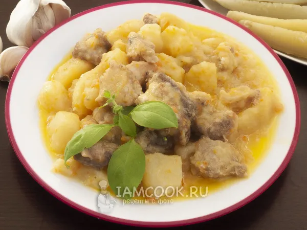 Фото блюда: Жаркое из свиной грудинки с картошкой