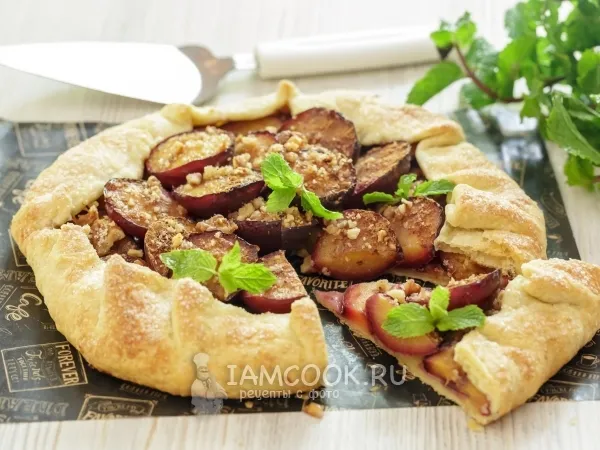 Фото блюда: Галета со сливами и грецкими орехами