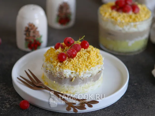 Фото блюда: Салат с паштетом из куриной печени