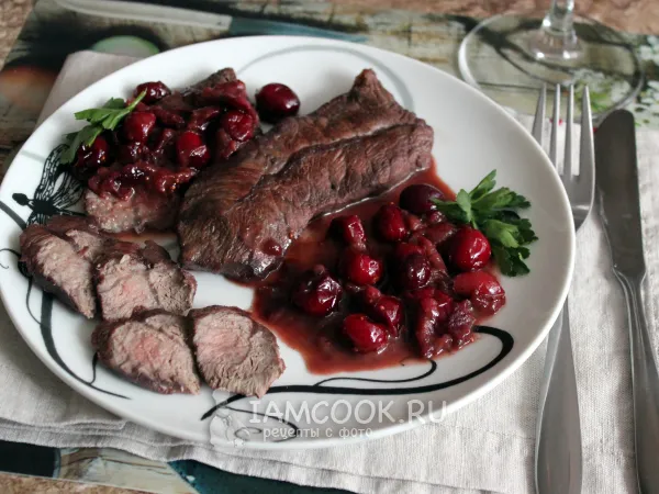 Фото блюда: Говядина в клюквенном соусе