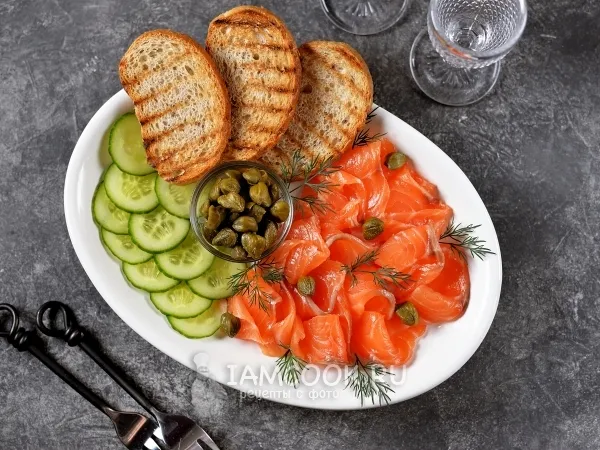 Фото блюда: Малосольный лосось сухого посола (с укропом)