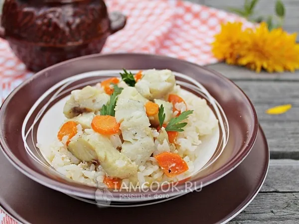 Фото блюда: Рис с рыбой в горшочке