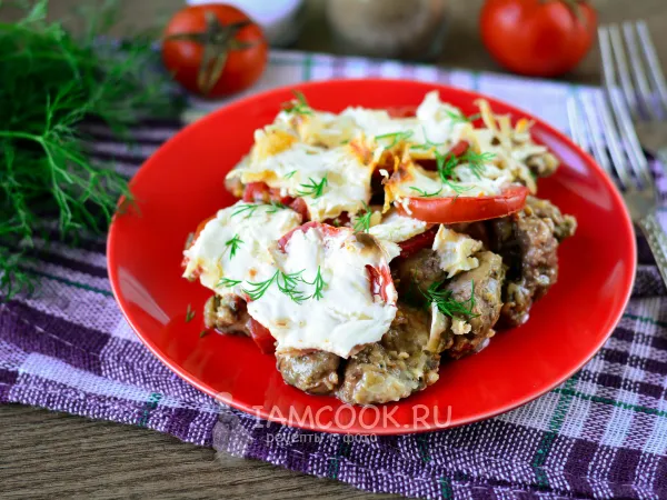 Фото блюда: Куриная печень с помидорами и сыром в духовке