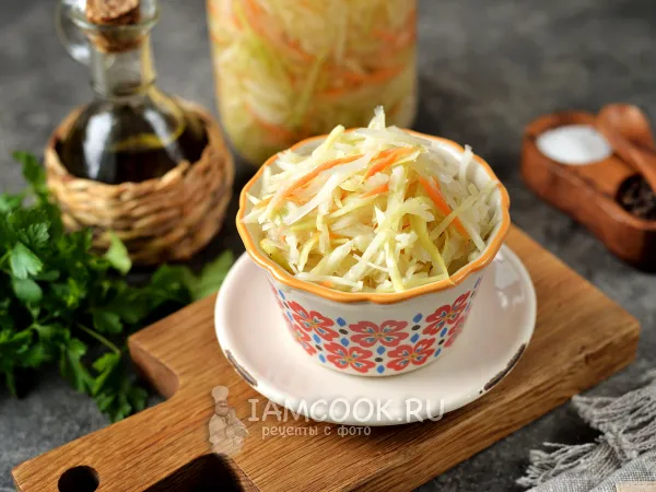 Фото блюда: Маринованная капуста быстрого приготовления в банке