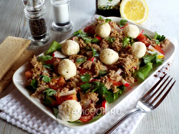 Фото блюда: Салат с сырными шариками