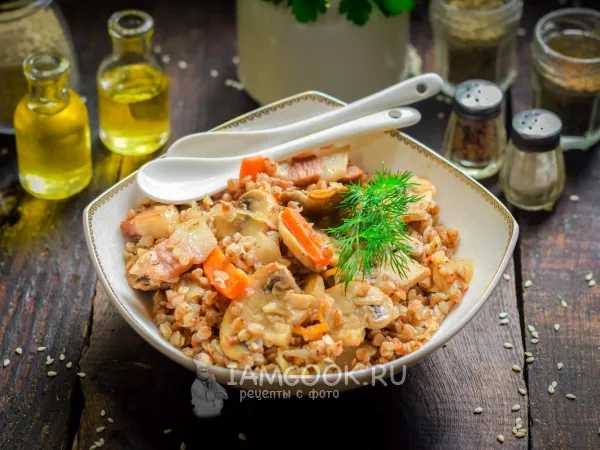 Фото блюда: Гречка с квашеной капустой, салом и грибами