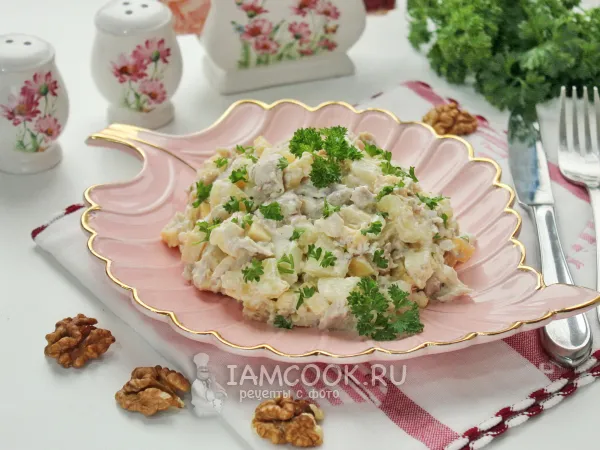 Фото блюда: Салат «Курочка ряба» с ананасом