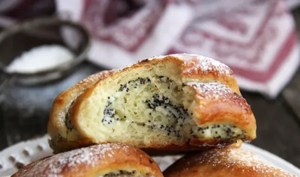Фото блюда: Сдобные булочки с творогом и маком