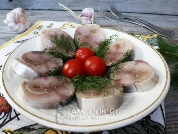 Фото блюда: Скумбрия, соленая с чесноком