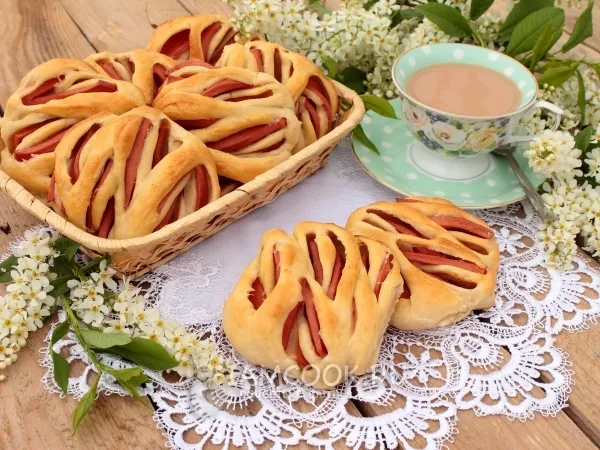 Фото блюда: Булочки с колбасой