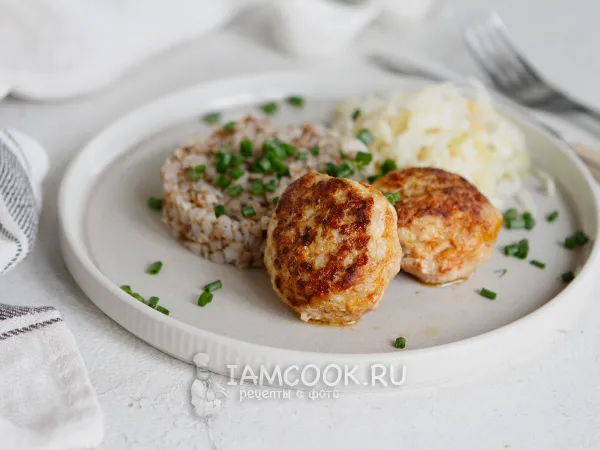 Фото блюда: Котлеты куриные с яблоком в духовке