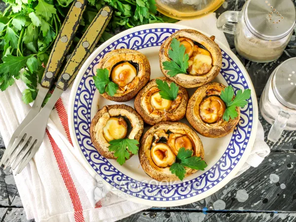 Фото блюда: Запеченные шампиньоны с моцареллой