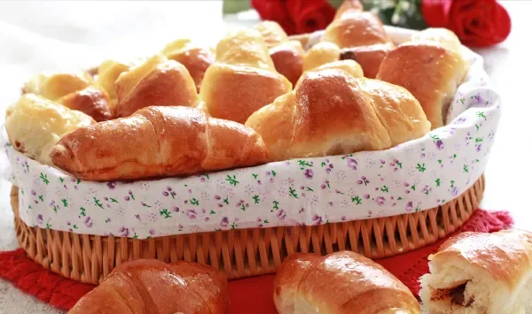 Фото блюда: Рогалики с шоколадной пастой (дрожжевые)