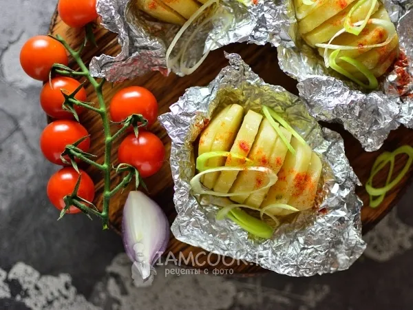 Фото блюда: Картофель, запеченный в фольге на углях