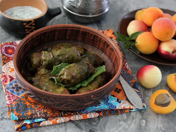 Фото блюда: Долма из свекольных листьев (по-турецки)