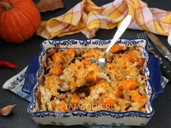 Фото блюда: Запеканка из макарон с тыквой и сыром