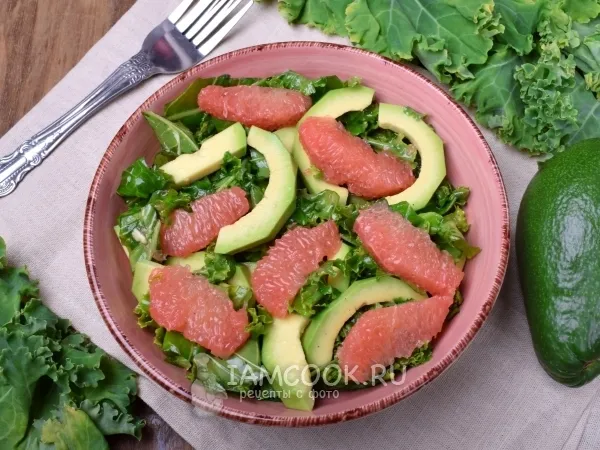 Фото блюда: Салат с капустой кейл (кале), грейпфрутом и авокадо