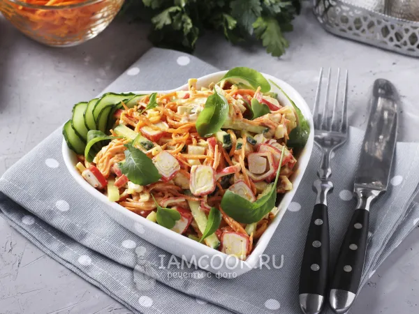 Фото блюда: Салат с крабовыми палочками, корейской морковью и колбасным сыром