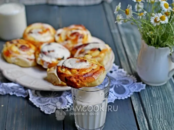 Фото блюда: Булочки с творогом в сметанной заливке