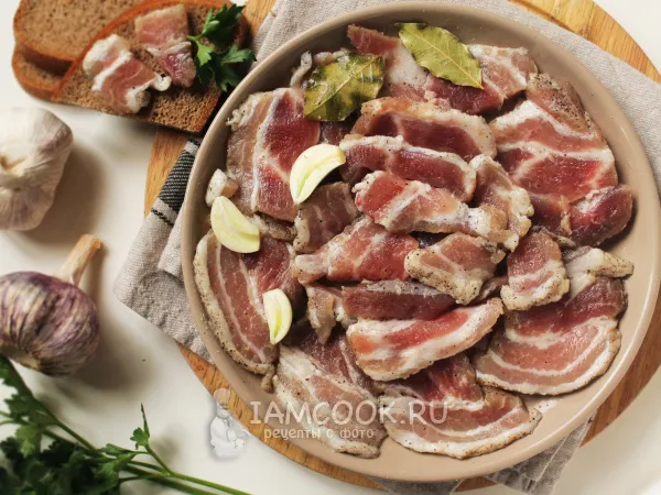 Фото блюда: Соленая свиная грудинка сухого посола