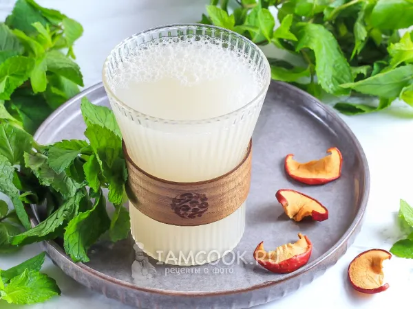 Фото блюда: Квас из березового сока с сушеными яблоками