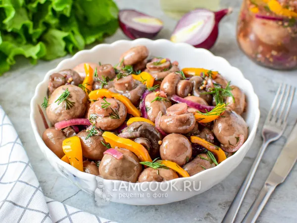 Фото блюда: Маринованные шампиньоны с болгарским перцем и луком