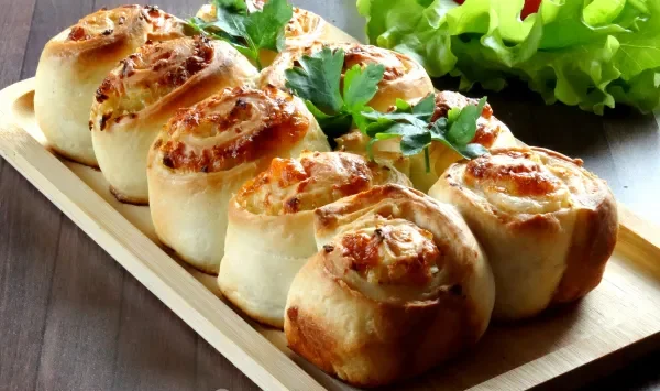 Фото блюда: Булочки с луком и сыром