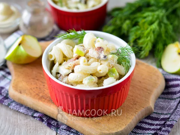 Фото блюда: Салат «Миланский» с копченой скумбрией